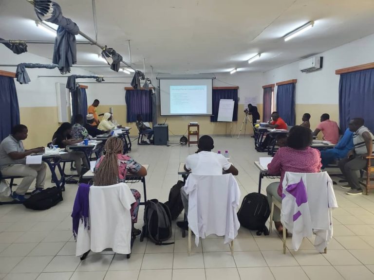 Togo : Pour une meilleure prise en charge de l’amputation trans-tibiale, le CICR forme les spécialistes