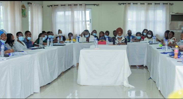 Harcèlement en ligne : Des jeunes défenseures des droits humains désormais aguerris pour lutter contre le phénomène