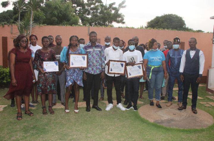 Concours vidéos « Mes données, ma vie » : Les lauréats ont reçu leurs prix